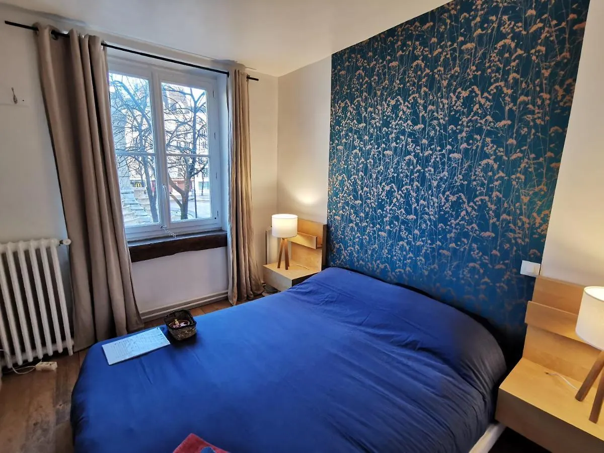 Central&nice ! 3 Bedrooms, 2 Bathrooms Parijs